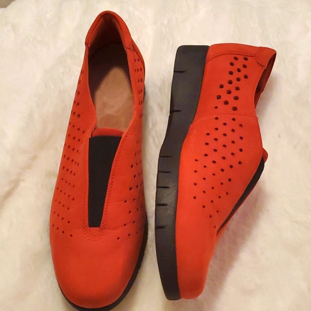 Clark's brand new Daelyn sum loafers